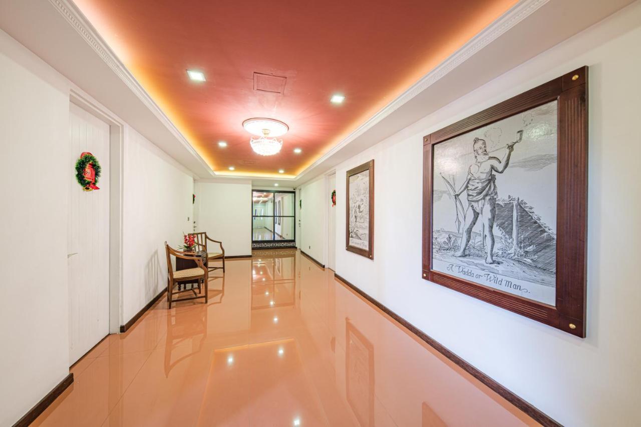 Earl's Red 3* Colombo